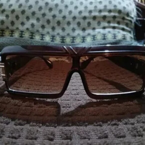 Square-framed Sunglasses - Picture 1 of 3